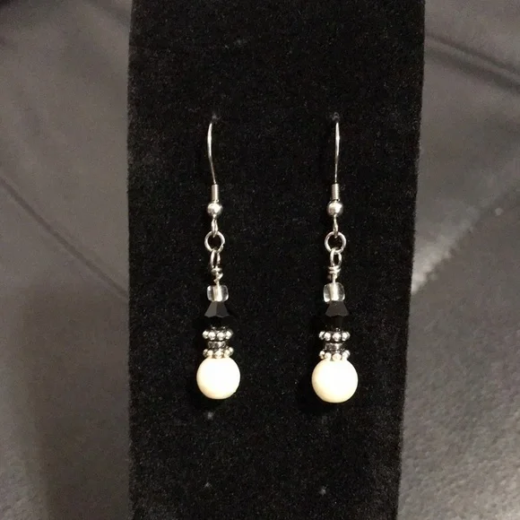 HANDCRAFTED EARRINGS—FISHHOOK DANGLES—Black Bicone/Wht Bead/Silvertone Findings - Picture 8 of 8